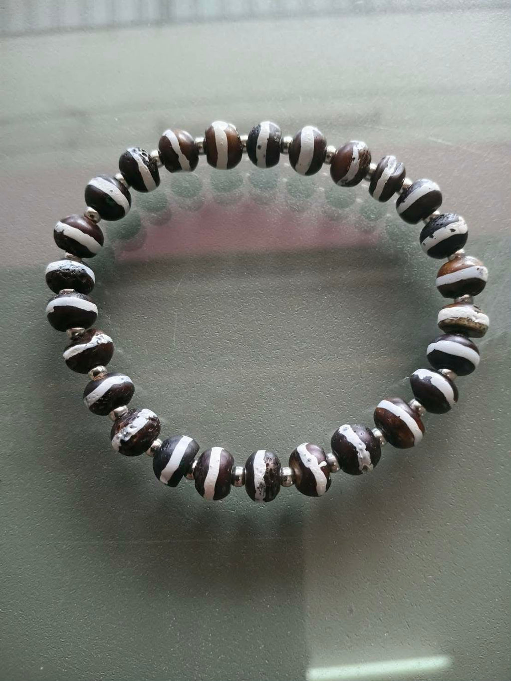 Wang Hin Striped Dzi Bead Bracelet