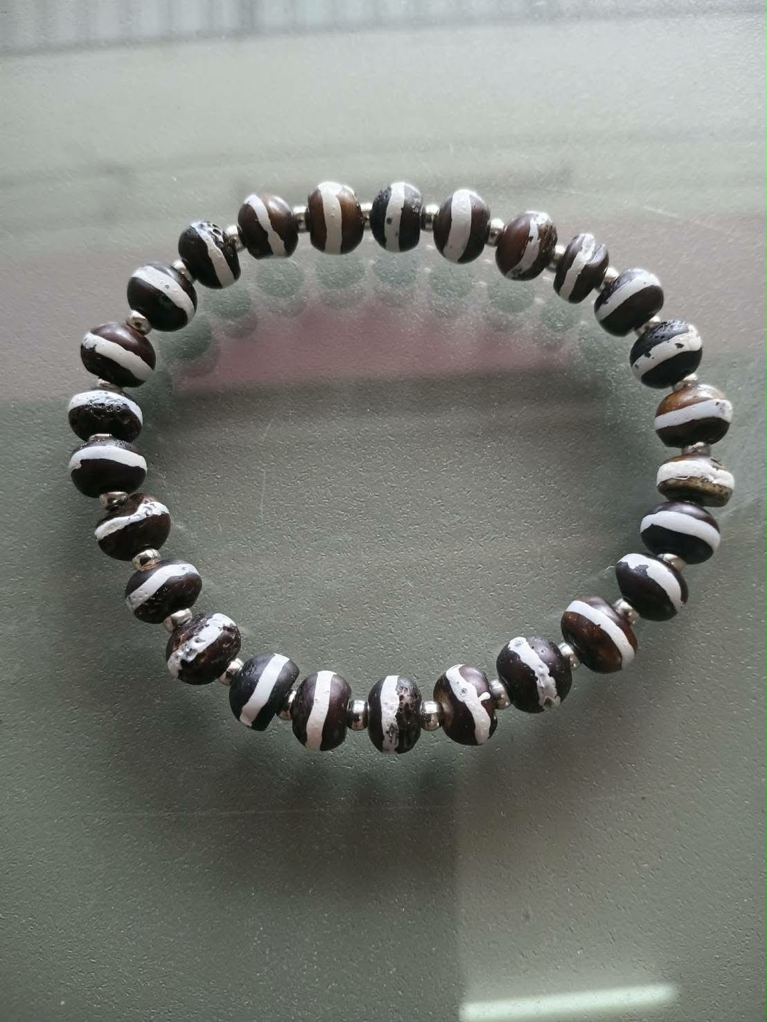 Wang Hin Striped Dzi Bead Bracelet