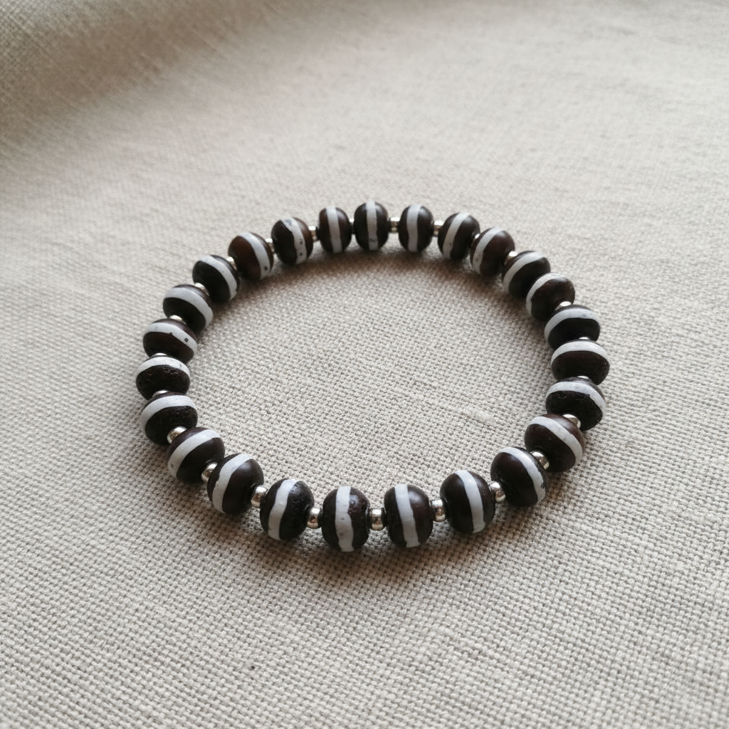 Wang Hin Striped Dzi Bead Bracelet product photo